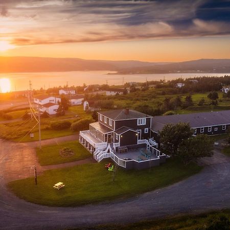 Edge Of The Avalon Inn Trepassey Buitenkant foto