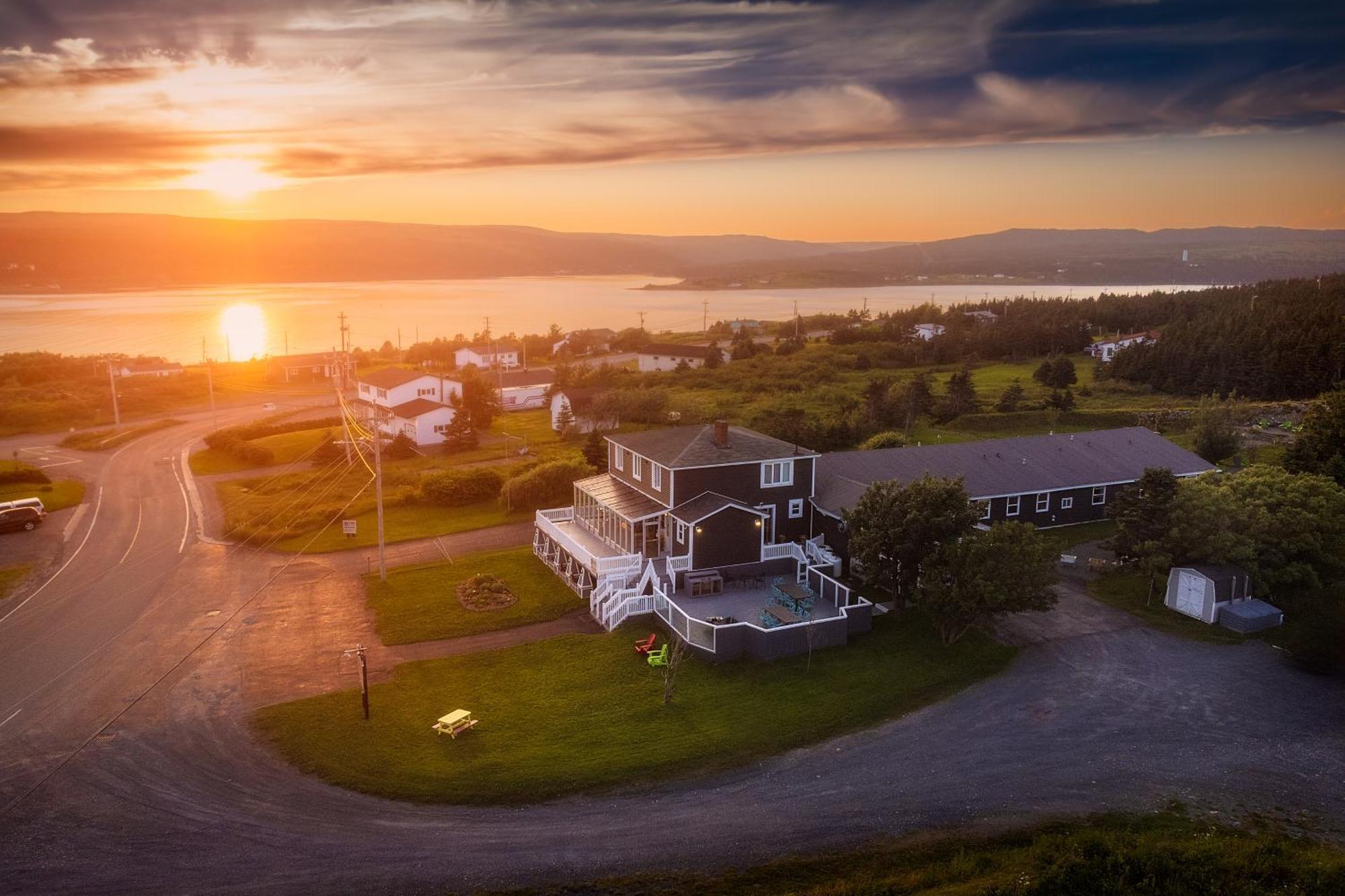 Edge Of The Avalon Inn Trepassey Buitenkant foto