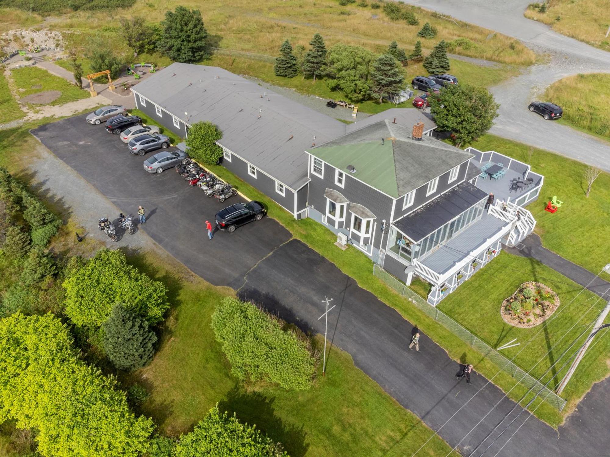 Edge Of The Avalon Inn Trepassey Buitenkant foto