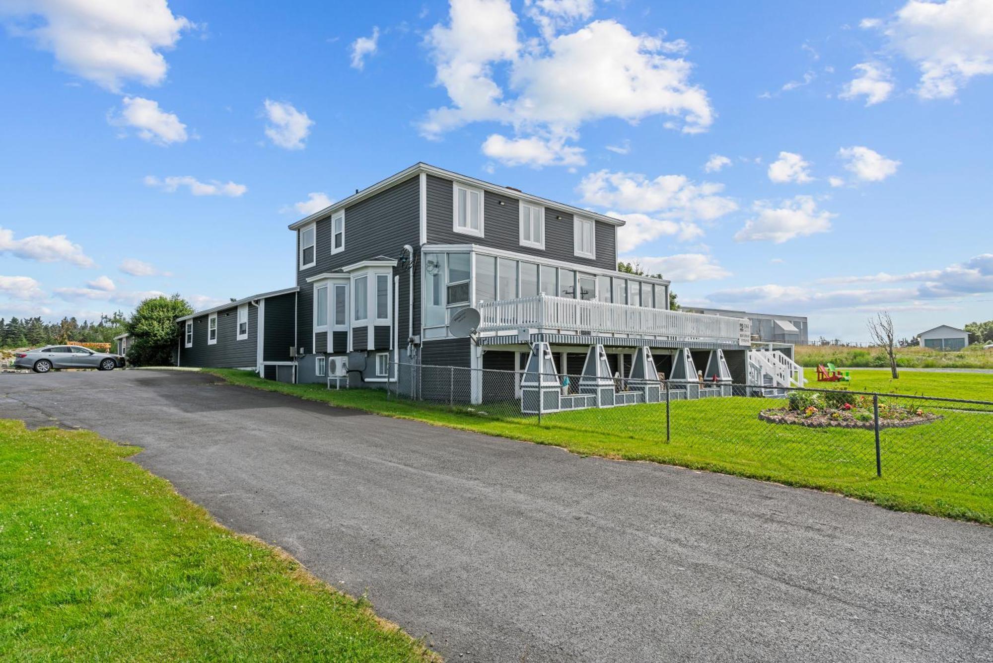 Edge Of The Avalon Inn Trepassey Buitenkant foto