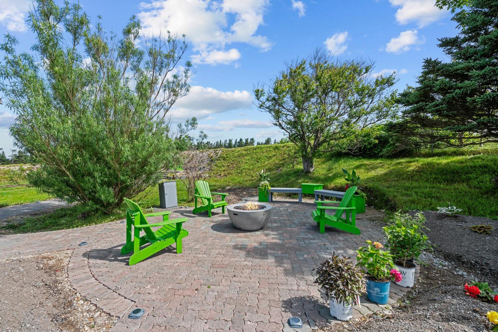 Edge Of The Avalon Inn Trepassey Buitenkant foto