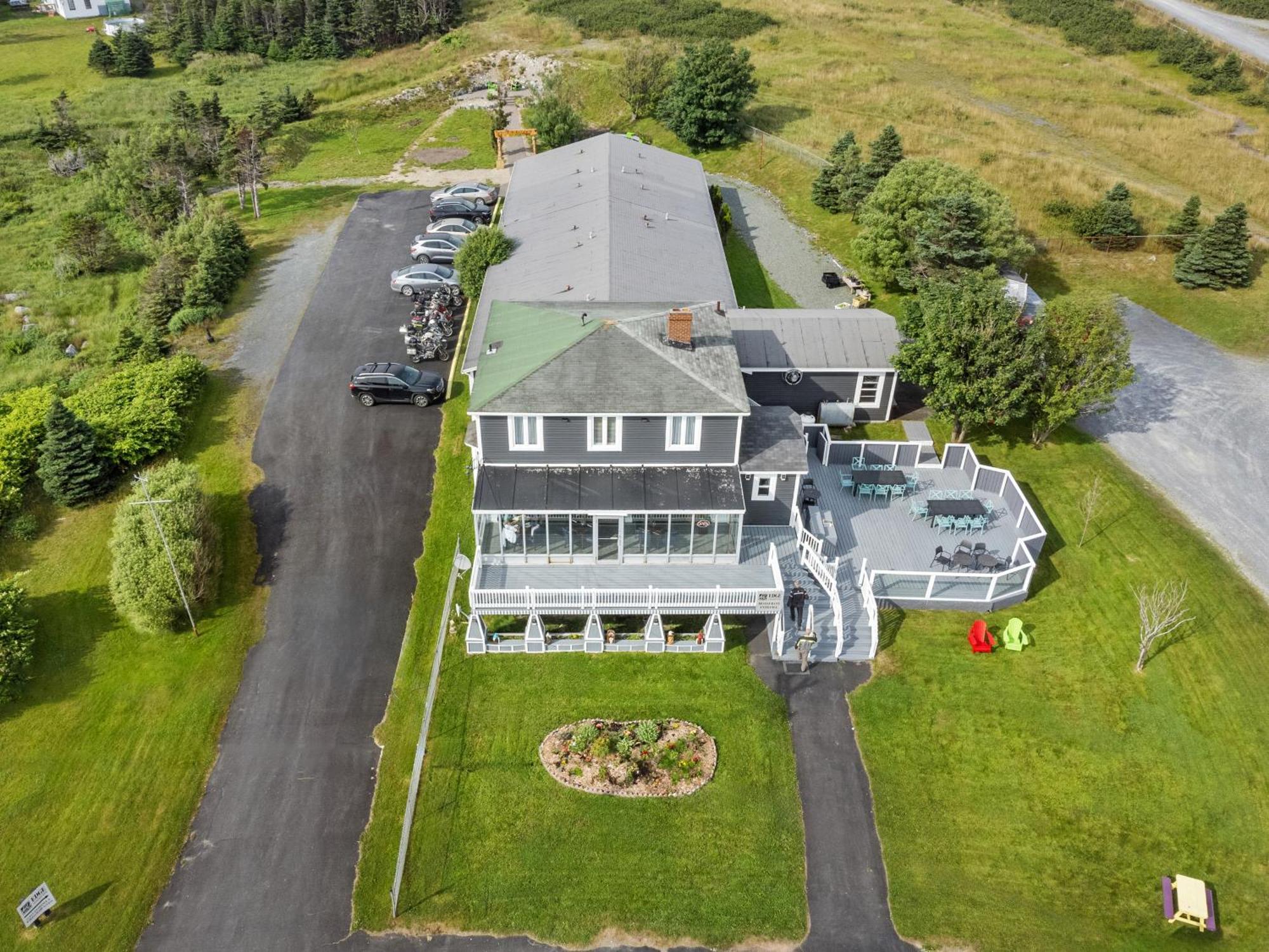 Edge Of The Avalon Inn Trepassey Buitenkant foto